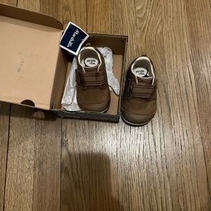 Toddler boys brown shoes 4.5